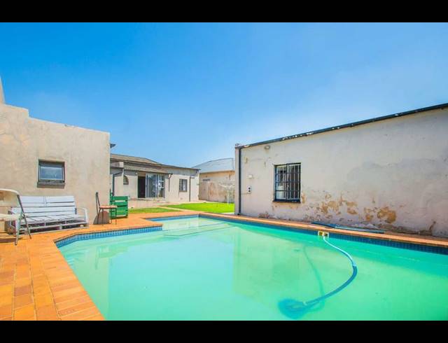 6 BEDROOM HOUSE FOR SALE IN BRIXTON